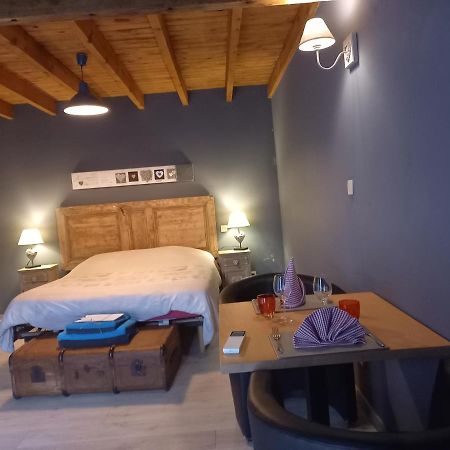 Les Chambres De La Cour Arsimont Esterno foto